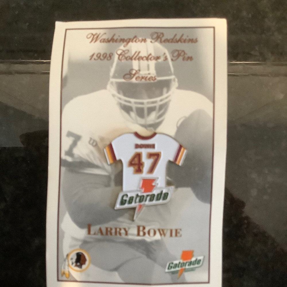 Washington Redskins 1998 Collector's Pin Series Larry Bowie #47